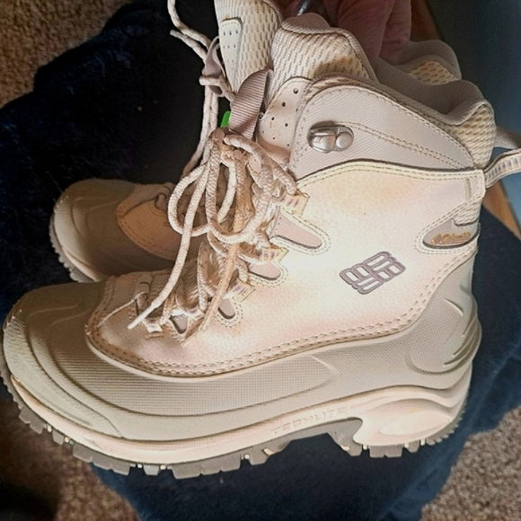 Columbia White women's Snow Boot 200g Insulation NWT sz 8.5 - Picture 2 of 13